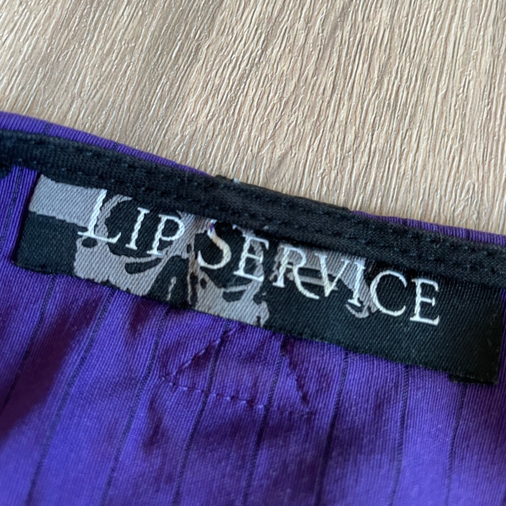 Lip Service - Picture 4 of 11